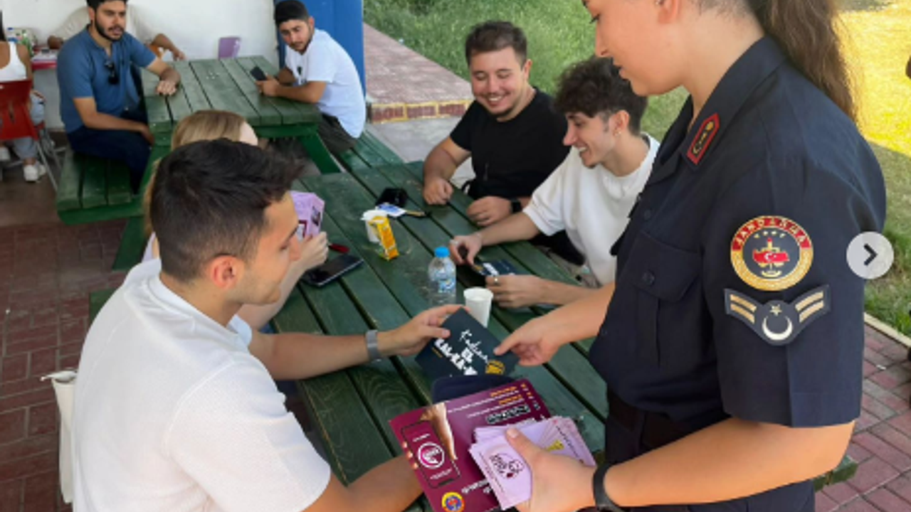 Alanya'da Askerden Öğrencilere KADES Bilgilendirmesi