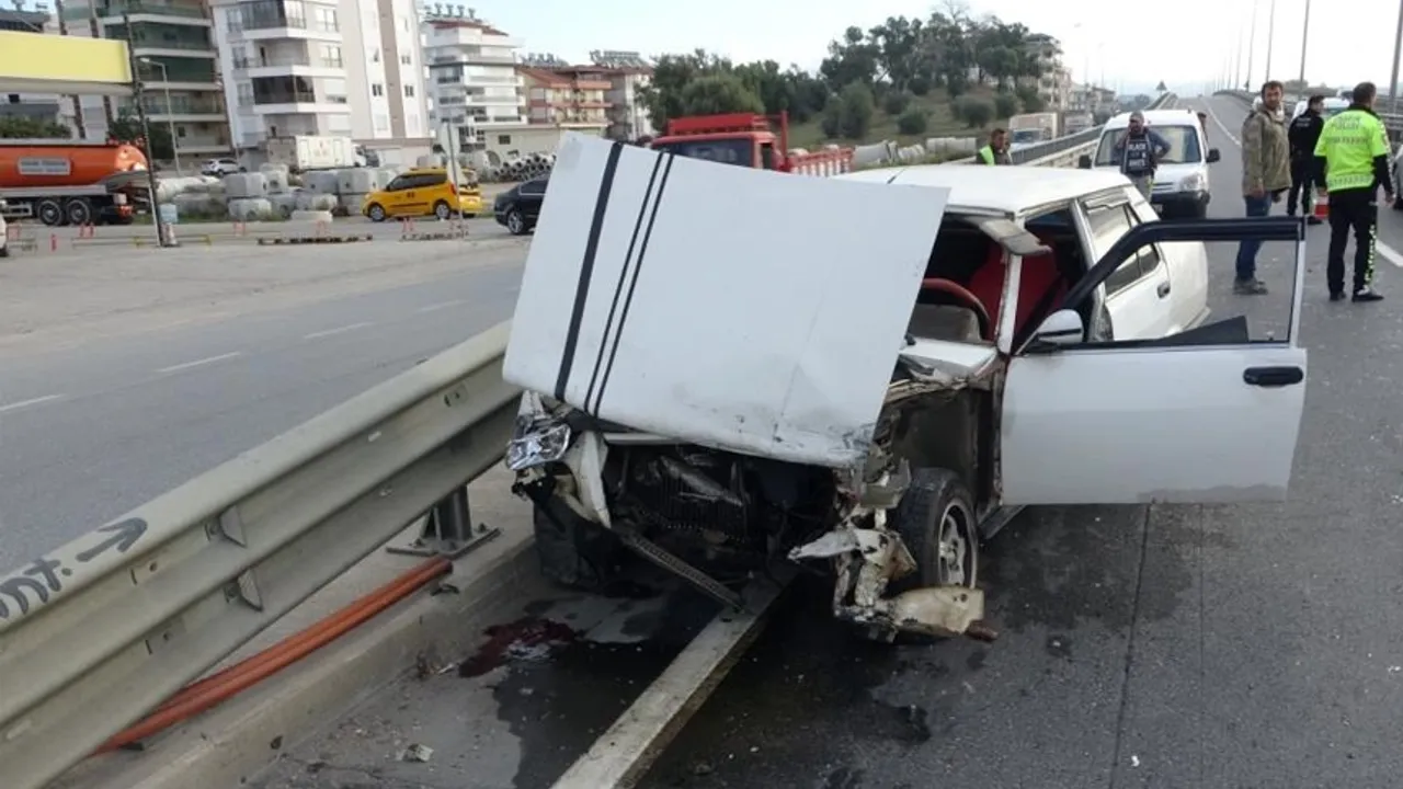 Antalya Yolunda Feci Kaza! Araçtan Fırlayan Sürücüyü Ezdi