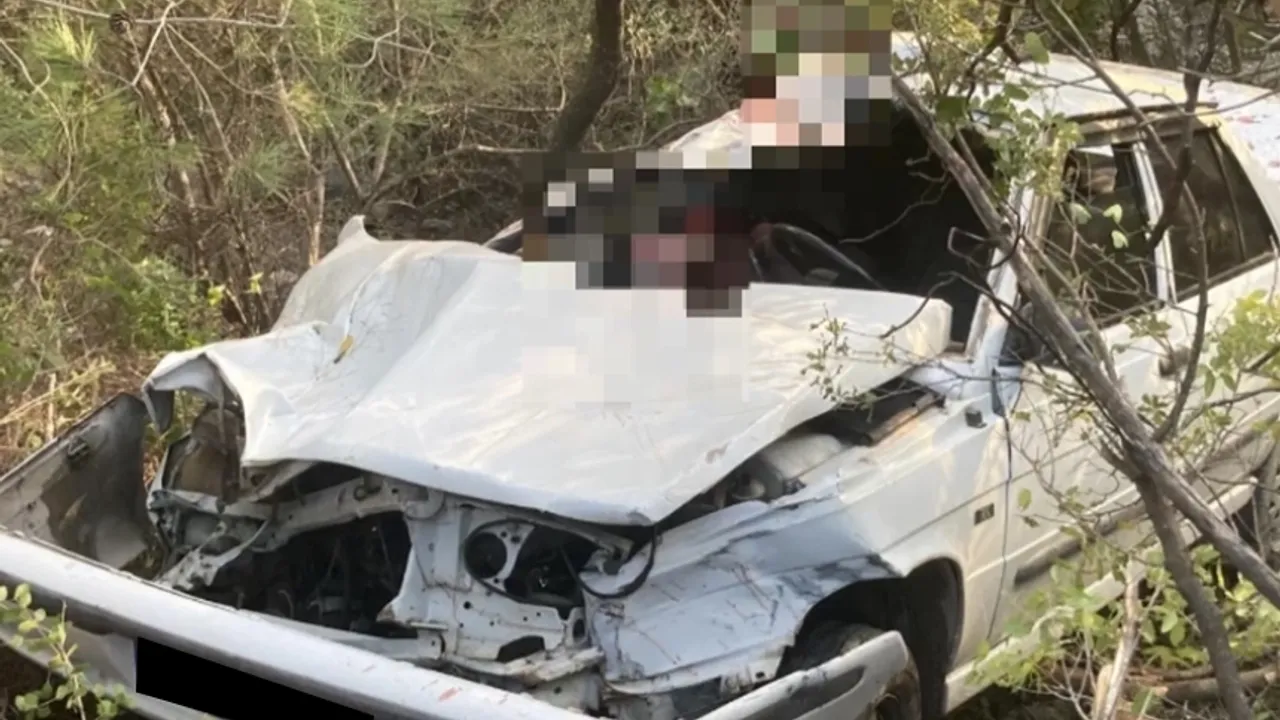 Alanya’da Hakimiyetini Kaybeden Sürücü Uçuruma Yuvarlandı! 1 Ölü 2 Yaralı