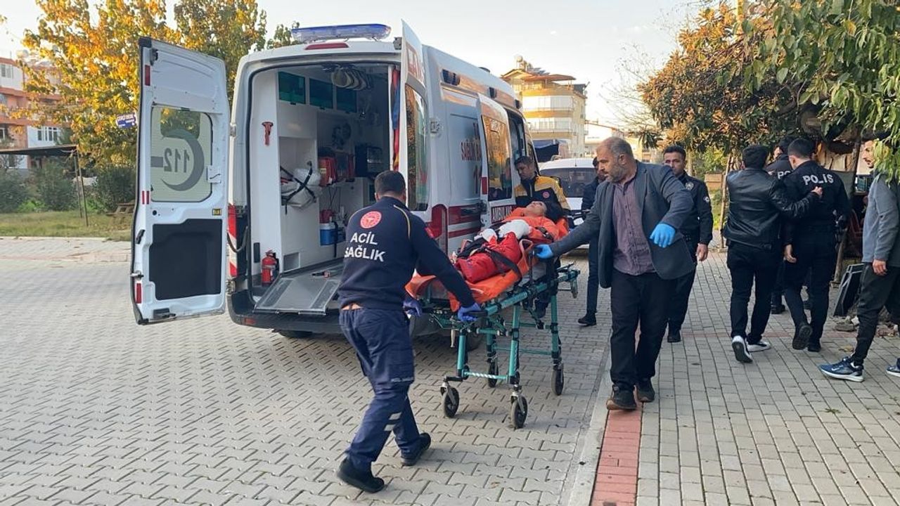 Gazipaşa'da Av Tüfeğiyle Oynarken Yaralandı