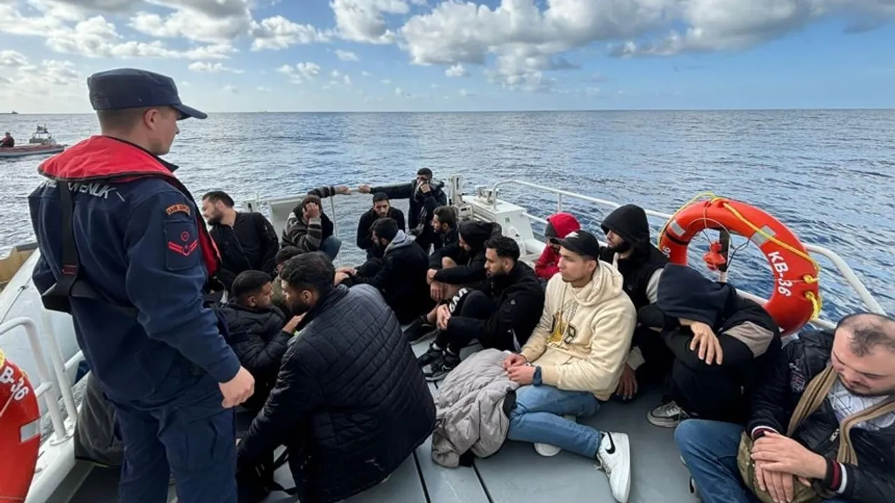 Antalya’da Kaçmaya Çalışan Göçmenler Operasyonla Yakalandı