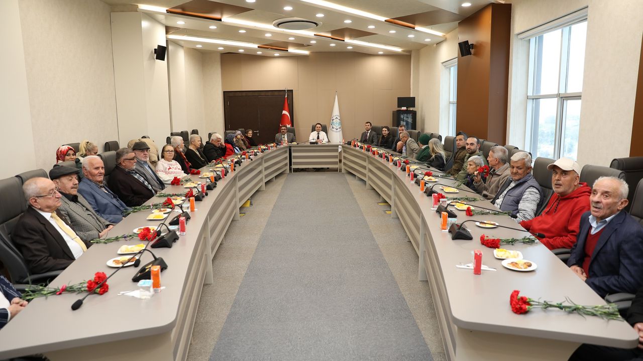 ALKÜ Senato Salonu, Alanya Huzurevi Sakinlerinin Katılımıyla Açıldı.