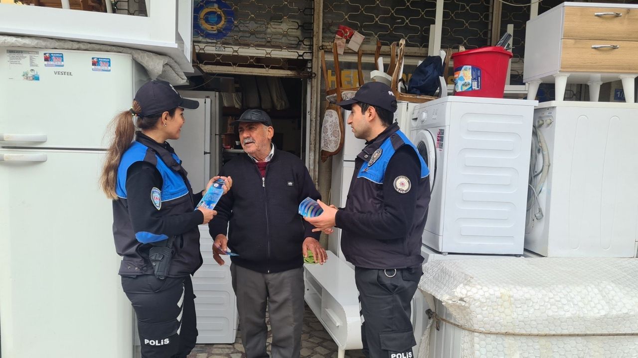 Alanya'da Polisten İkinci El Eşya Satıcılarına Bilgilendirme