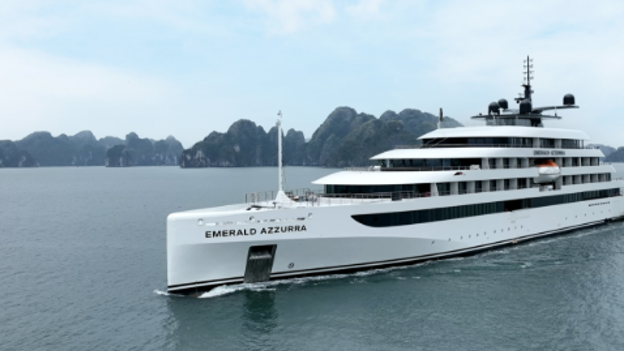 Turizm Cenneti Alanya'nın Yeni Lüks Misafiri ''Emerald Azzurra'' Limana Demir Attı