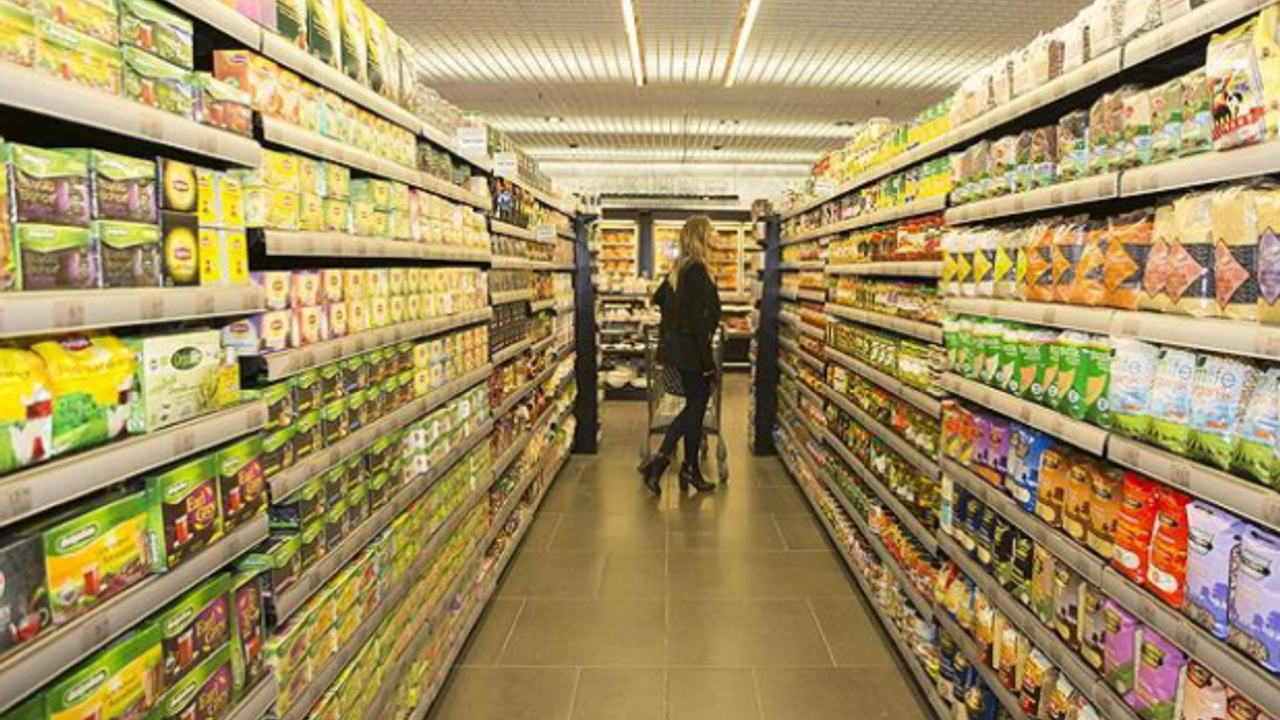Alanya'da Zincir Markette Hırsızlık Yapan Küçük Yaştaki Çocuk Yakalandı