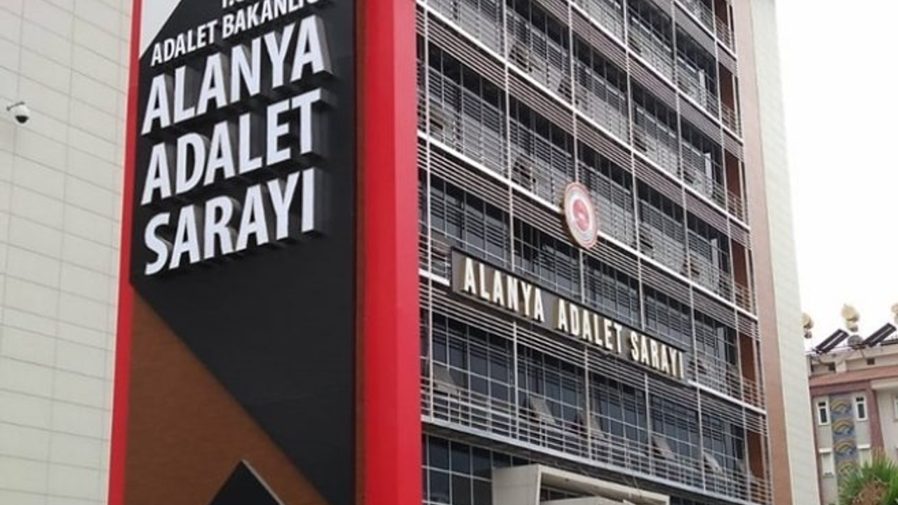 Alanya'da 21 Yıl Hapis Cezası Olan Zanlı Jandarmadan Kaçamadı