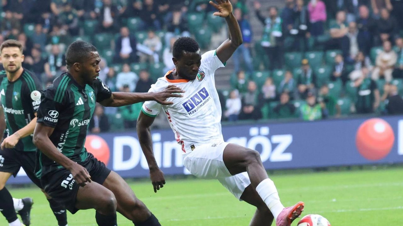 Alanyaspor Deplasmandan Eski Oyuncularının Golleriyle Mağlup Ayrıldı