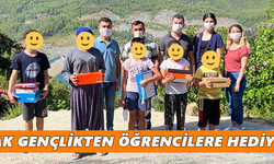 AK Gençlikten öğrencilere hediye
