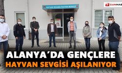 Alanya'da gençlere hayvan sevgisi aşılanıyor