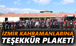 İzmir kahramanlarına teşekkür plaketi