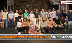 Alanya Belediye Tiyatrosu'na ödül yağmuru