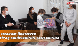 Kaymakam Ürkmezer, ihtiyaç sahiplerinin yanlarında