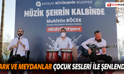 Park ve meydanlar çocuk sesleri ile şenlendi