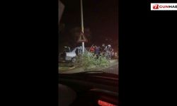 Alanya'da feci kaza! Araç orta refüje çıktı