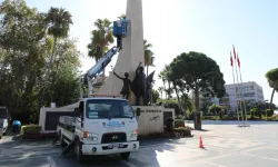 Başkan Yücel’in Talimatı İle Atatürk Anıtı Yenilendi