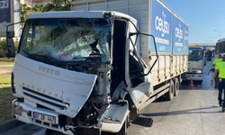 Antalya’da 4 Araç Birbirine Girdi! 2 Yaralı