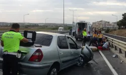 Manavgat’ta Otomobilin Bariyerlere Çarptığı Kazada Can Pazarı Yaşandı