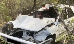 Alanya’da Hakimiyetini Kaybeden Sürücü Uçuruma Yuvarlandı! 1 Ölü 2 Yaralı