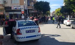 Alanya'da Polis-Ehliyetsiz Sürücü Kovalamacası: Arabaya Çarparak Durabildi