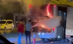 Alanya’da Korkutan Otobüs Yangını! Halk Otobüsü Alev Aldı