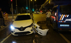 Manavgat’ta Trafik Kazası! Lüks Aracın Tamponunu 30 Metre Götürdü