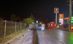 Serik’te Ticari Araç Otomobil İle Çarpıştı! 3 Kişi Yaralandı