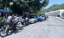 Alanya’da Trafik Uygulamasında Aranan Şahıslar Yakayı Ele Verdi