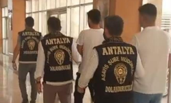 Antalya’da Kendisini Üst Düzey Emniyet Yetkilisi Olarak Tanıtan 3 Şüpheli Yakalandı