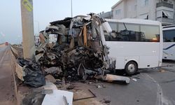 Manavgat’ta Turistleri Taşıyan Midibüs Kaza Yaptı! Çok Sayıda Yaralı Var
