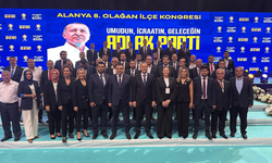 AK Parti Alanya’da Kongre Heyecanı Sona Erdi!  Başkan Tavlı Güven Tazeledi