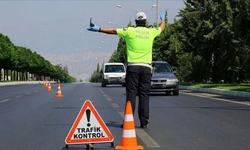 Alanya'da Trafik Kontrolünde Gerilim! Sürücü Polisleri Ölümle Tehdit Etti!