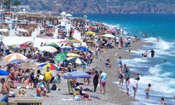 Antalya’da Sıcaklık Rekoru Kapıda: Uzmanlar Uyardı!