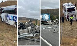 Sivas'ın Yıldızeli İçesi'nde Feci Kaza! Yolcu Otobüsü ve Tır Kafa Kafaya Çarpıştı