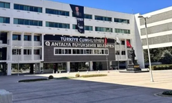 Antalya Büyükşehir Belediyesi’ne Rüşvet Operasyonu: 20 Gözaltı Kararı, Kanal V’ye Kayyum Atandı