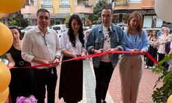 Alanya'da Moda Rüzgarı: The Shine Kadın Giyim Törenle Açıldı