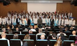 ALKÜ'lü Diş Hekimliği Öğrencileri Beyaz Önlüklerini Giydi