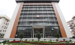 Alanya'da Sokak Ortasında Eşini Bıçaklayan Adam Tutuklandı