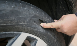 Gece Yarısı Sokak Sokak Dehşet: Alanya'da 20 Aracın Lastiği Bıçaklandı