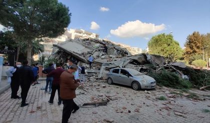 İzmir'deki depremden çarpıcı kareler
