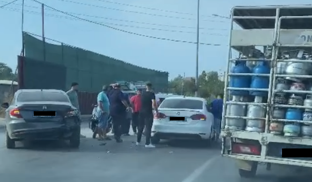 Trafik kazası! Tosmur’da İki araç çarpıştı