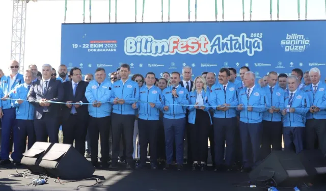 Antalyalı Vatandaşlar BİLİMFEST’te buluştu