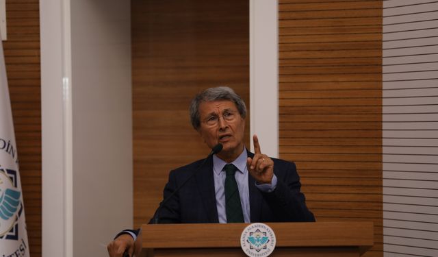 Prof. Dr. Yusuf Halaçoğlu ALKÜ'de Gençlerle Buluştu