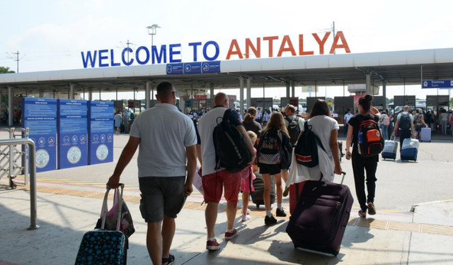 Antalya Turizmde Rekor Kırmaya Devam Ediyor