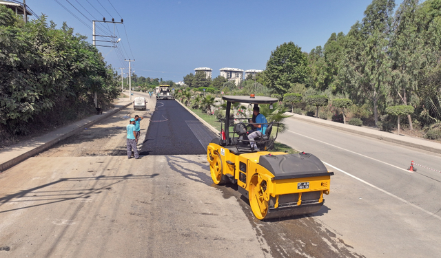 Alanya Belediyesi’nden Demirtaş’a Asfalt Çalışması! 15 Mahallenin Kullandığı Yol Asfaltlanıyor