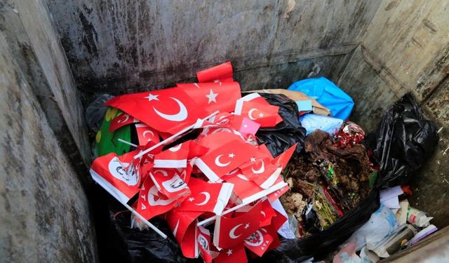 Antalya’da Okul Önünde Çöpe Atılan Bayraklar Polisi Alarma Geçirdi