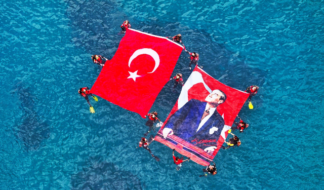 Alanya’da Dip Temiz Tertemiz Etkinliği ‘Atatürk Dalışı’ Sloganıyla Gerçekleştirildi