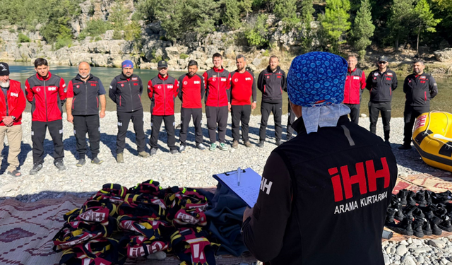 Alanya İHH Ekibi Suda Arama Kurtarma Eğitimini Başarıyla Tamamladı