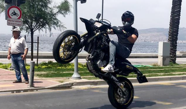 Alanya’da Trafiği Tehlikeye Atan Motosiklet Sürücüsü Yakalandı