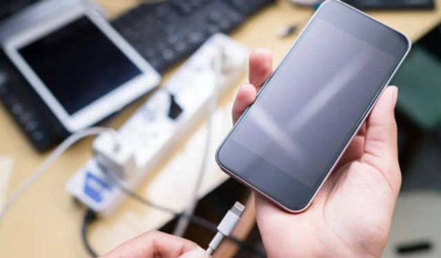 Gece Şarj Alışkanlığı Telefonların Ömrünü Kısaltıyor