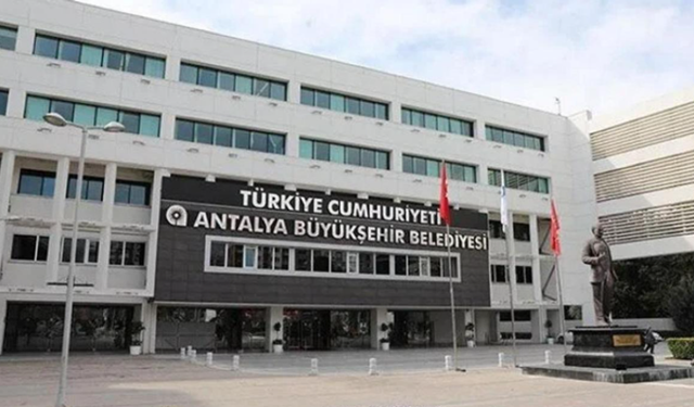 Antalya Büyükşehir Belediyesi'nde Rüşvet Soruşturmasında 2 Kişi Tutuklandı